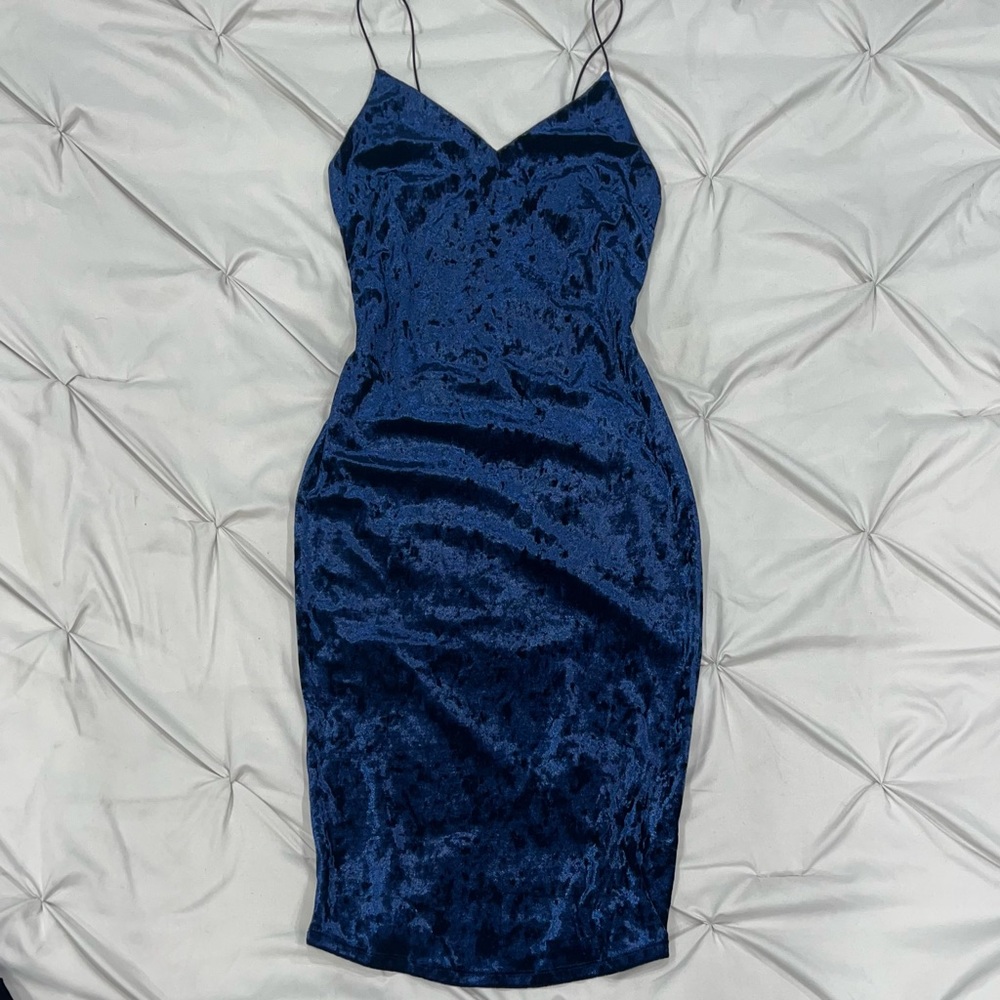Love Culture Midnight Blue Velvet Midi Dress
